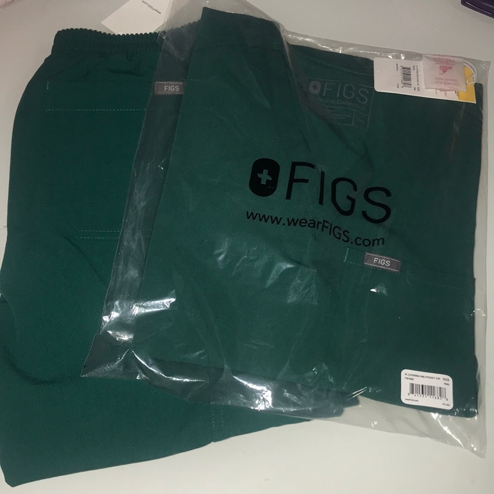 SOLD!!! hunter green brand new set